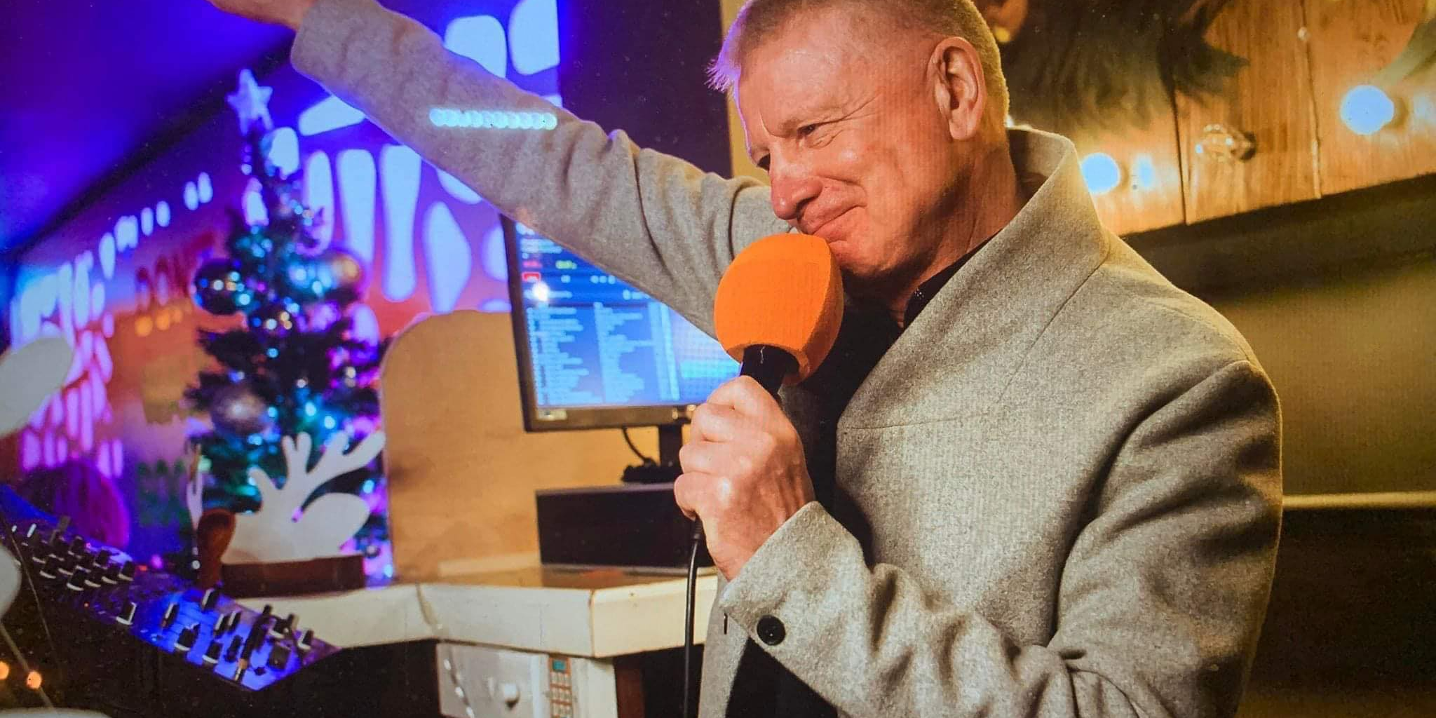 Compere DJ Kenny D